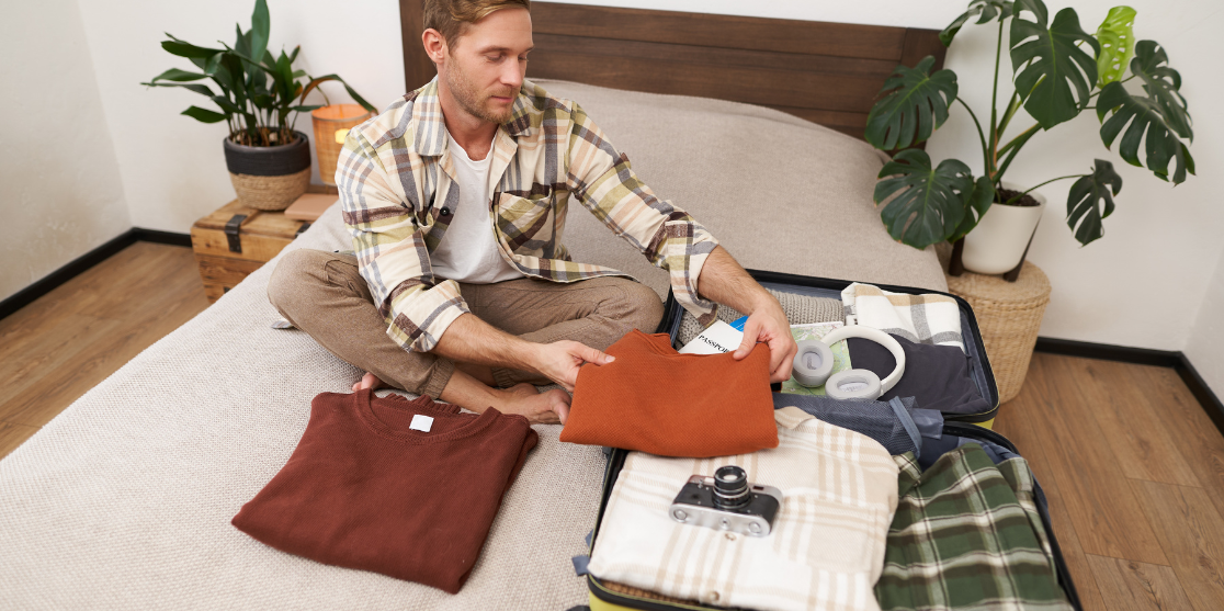 How to Pack Light for a Week (Carry-On Only Challenge)