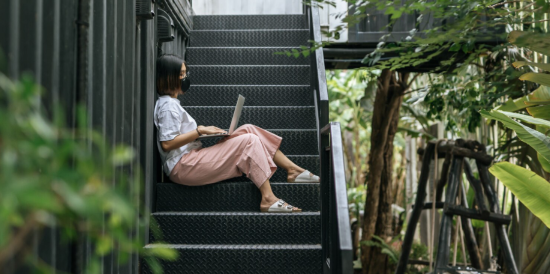 Small Terrace, Big Style: Space-Saving Tips for Urban Balconies